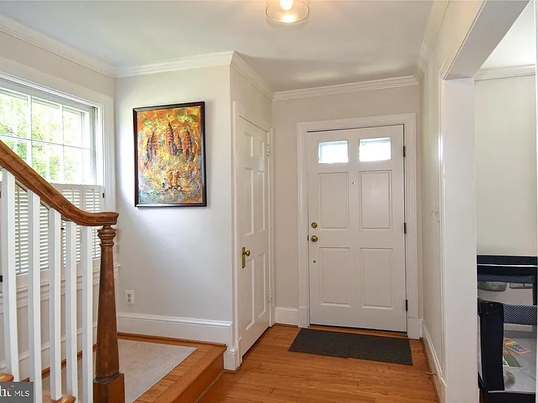 710 W View Ter — Photo 3
