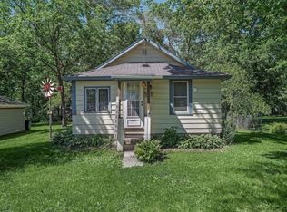 302 21st St NW, Faribault, MN 55021