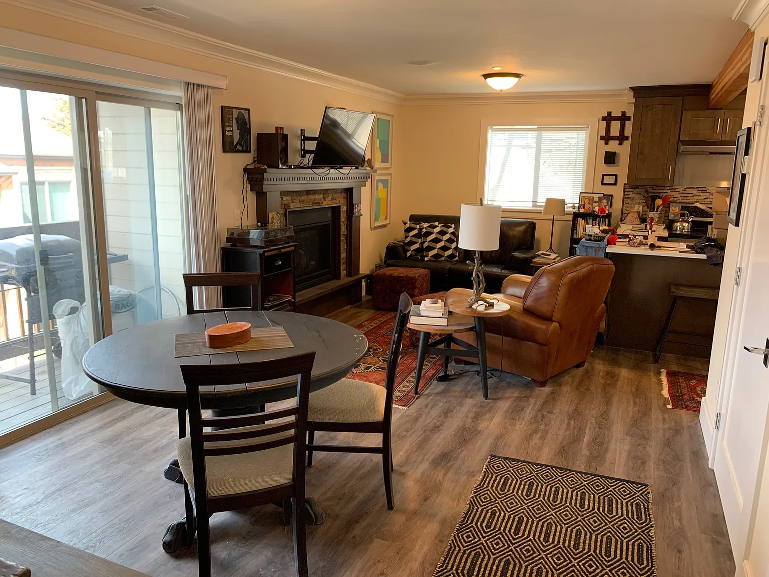 2 bed, 1000 sqft, $2,900 — Photo 2