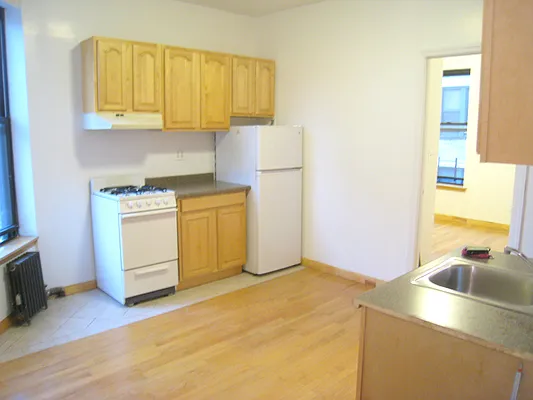 Rented by Arvik Group Real Estate | media 35