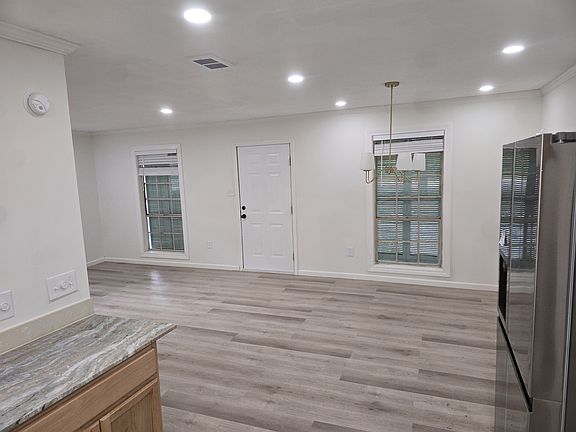 4th image of 218 Rice Rd