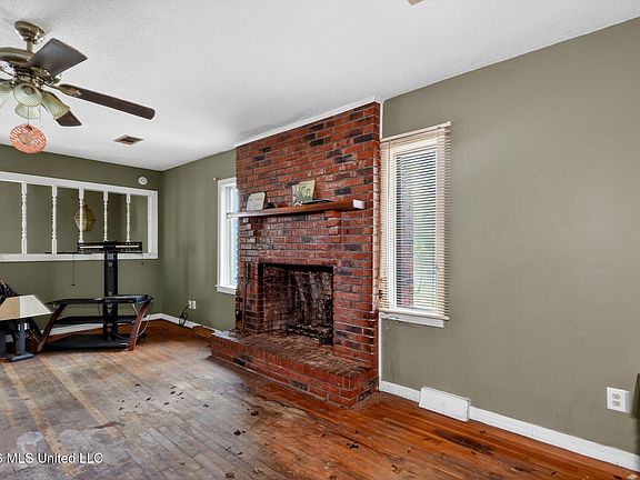 2nd image of 732 Chickasaw Dr