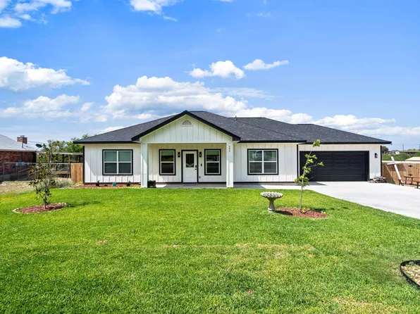 204 Shadow Mountain Dr, Del Rio, TX 78840