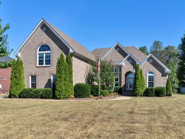 1103 Kacie Dr, Pleasant View, TN 37146