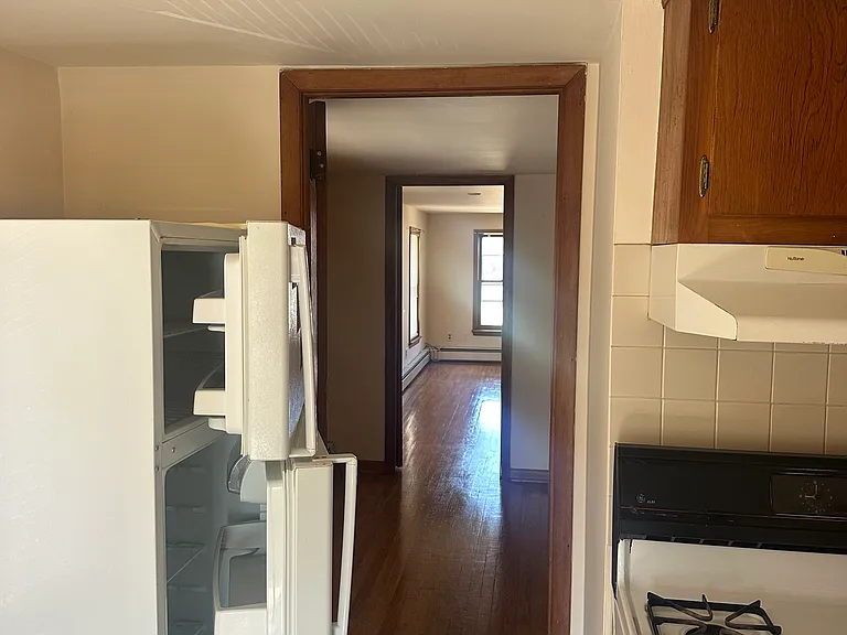 28-30 Florence Ave #4 — Photo 4