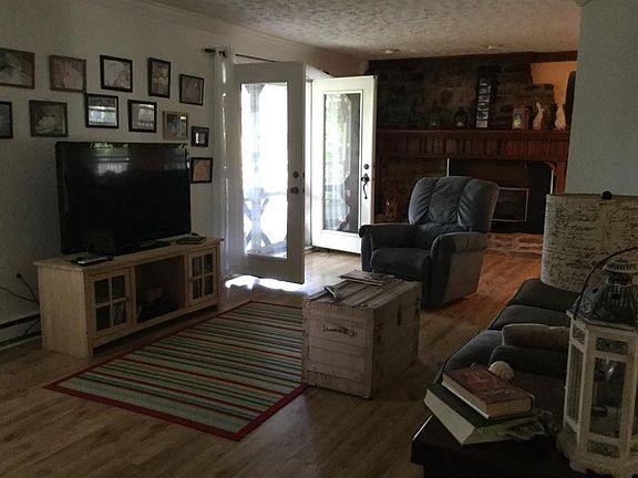 5th image of 275 Riverbend Ln