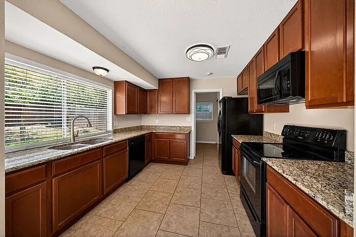 6222 Fort Maddin St — Photo 11