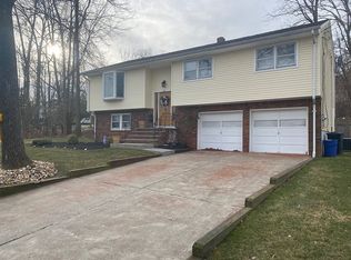 61 Catherine St, Bloomingdale, NJ
