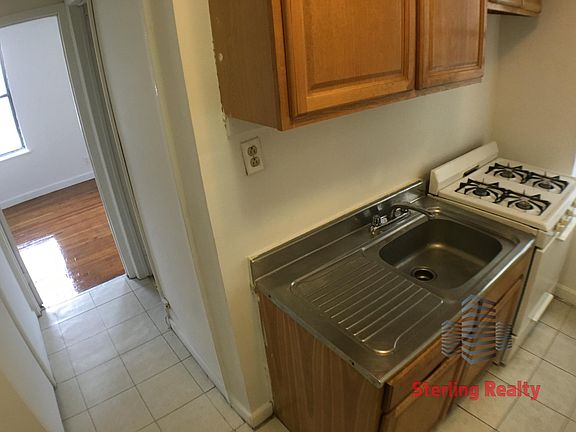 3rd image of 2127 27th St APT C2