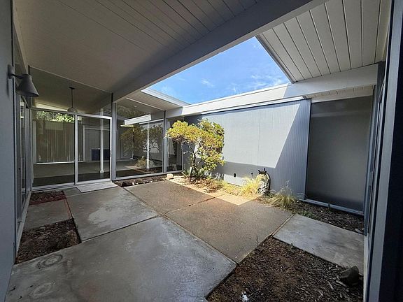 5th image of 336 Mount Shasta Dr