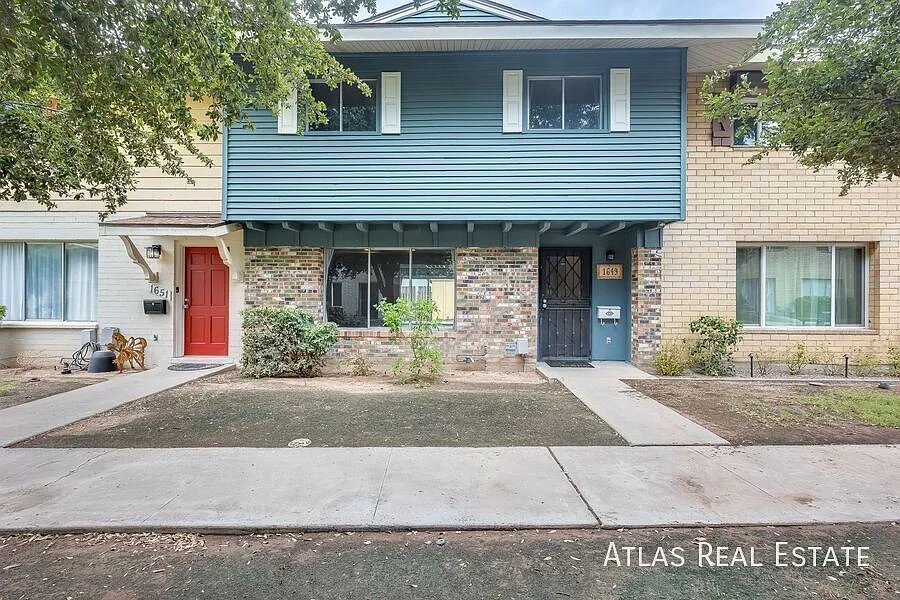 Coming Soon- 3 Bed/2.5 Bath Townhome- Washer And Dryer In Unit! — Photo 1