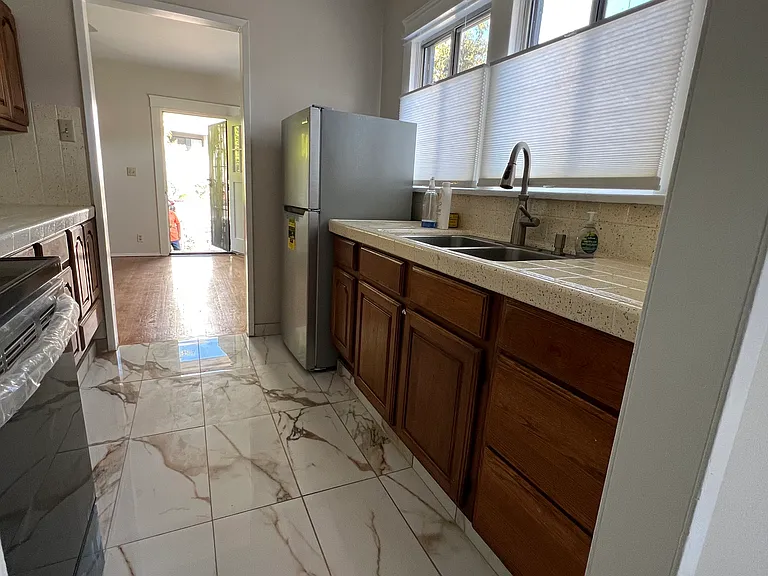 1608 Avalon St — Photo 24