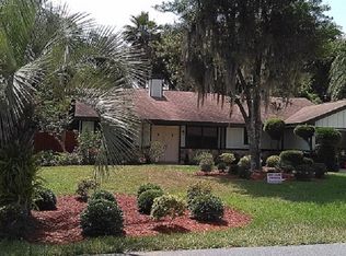 605 Yorktown Dr, Leesburg, FL 34748