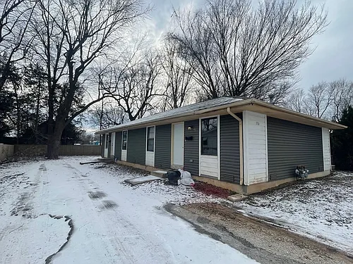 1710 E Commercial St #B Photo 1
