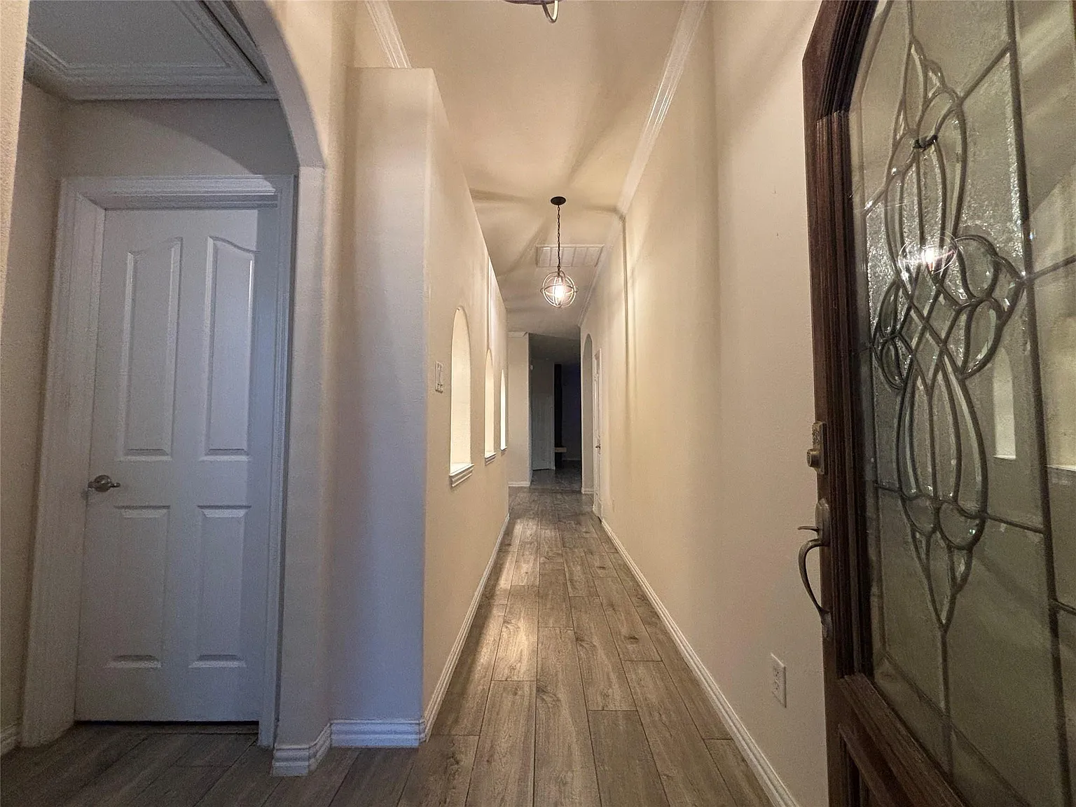 3 bed, 2.0 bath, 1848 sqft, $2,495 — Photo 3