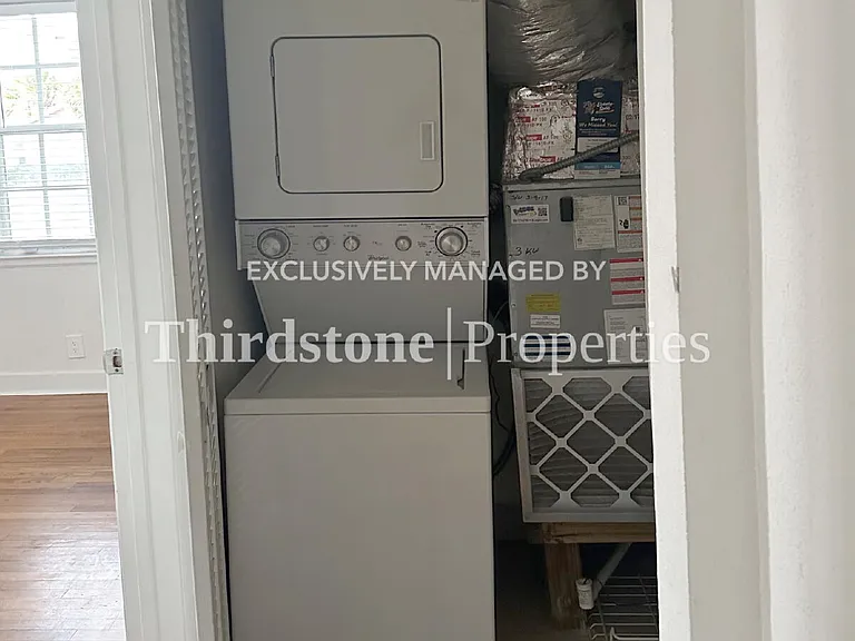 319 1st Ave N #1A — Photo 5