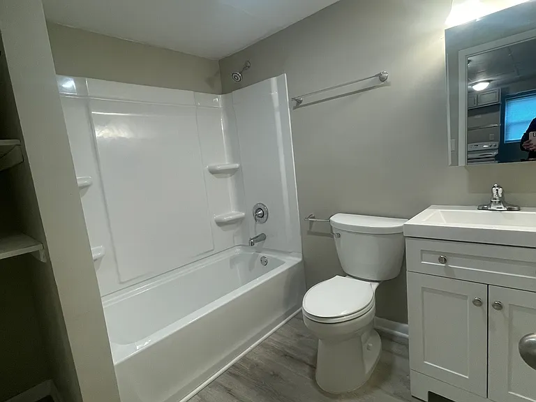 402 Tyson Pl #1 — Photo 10