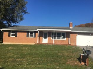 3147 High Hill Rd, Slatington, PA 18080