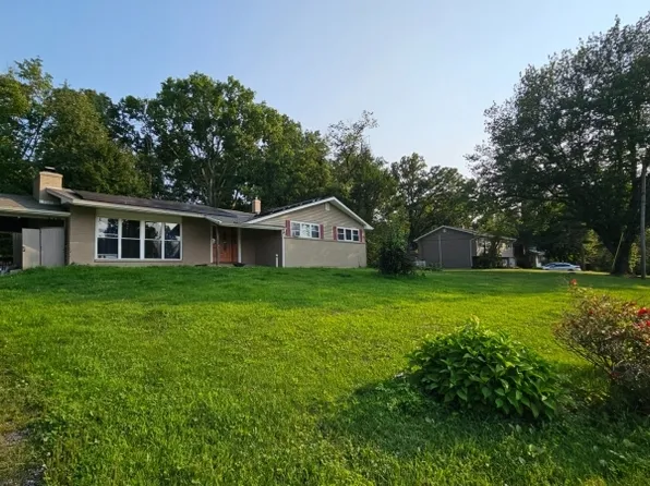 5 Woodland Trl, Vernon Twp., NJ 07461
