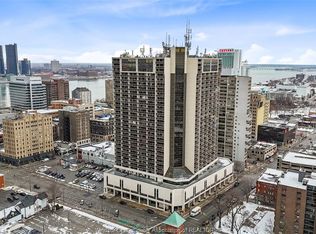 150 Park St W #802, Windsor, ON N9A 7A2