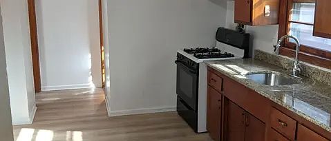 5th image of 12 Linden Ave Floor 2