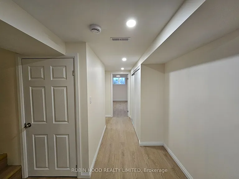 35 Burkwood Cres #BASEMENT — Photo 11