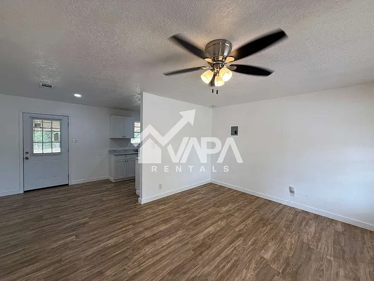 7831 Gallop Dr — Photo 17