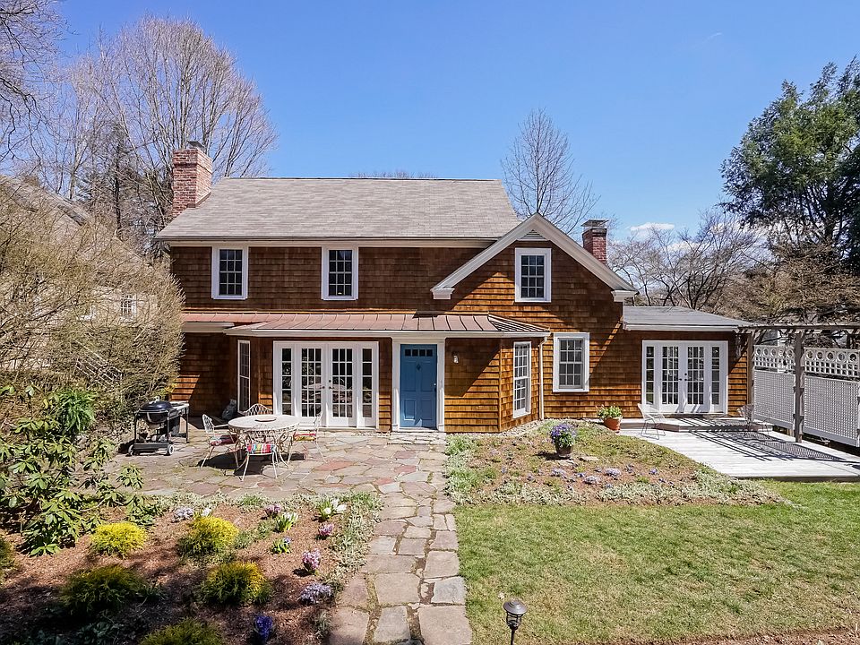 1st image of 629 Ashford Ave