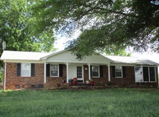 732 Ike Lynch Rd, Dallas, NC 28034