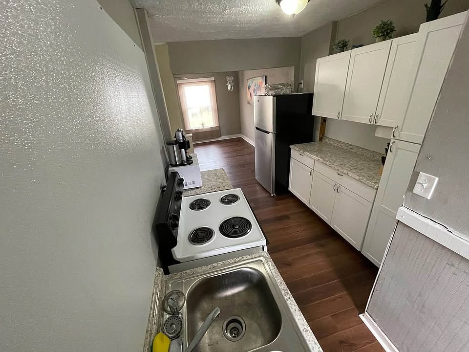 1st image of 209 Illinois Ave #4