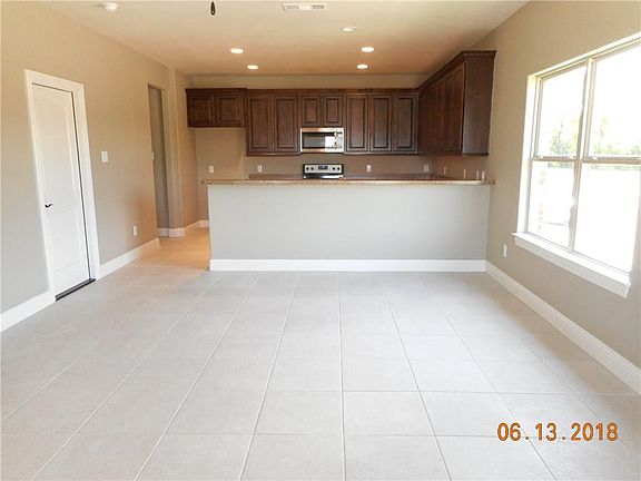 3rd image of 501 Nona St