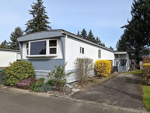 4th image of 401 37th St SE Unit 99