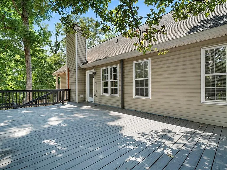141 Poplar Way — Photo 44