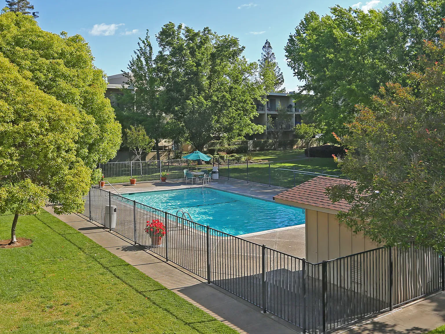 Mallard Creek Apartments — Photo 3