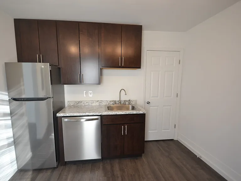 610 Union St #4 — Photo 8