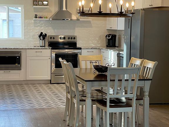 Dining area / Kitchen
