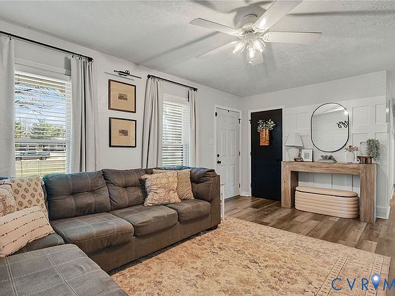 4th image of 453 Manquin Dr