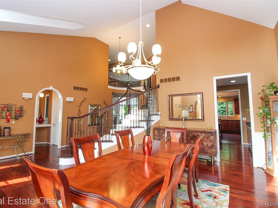 44023 Cypress Point Dr, photo 4