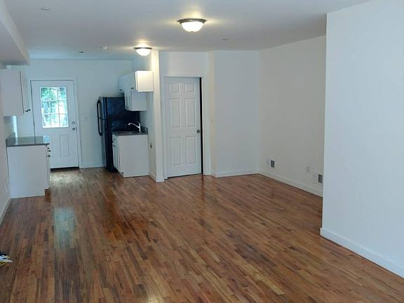 4th image of 134 Scribner Ave