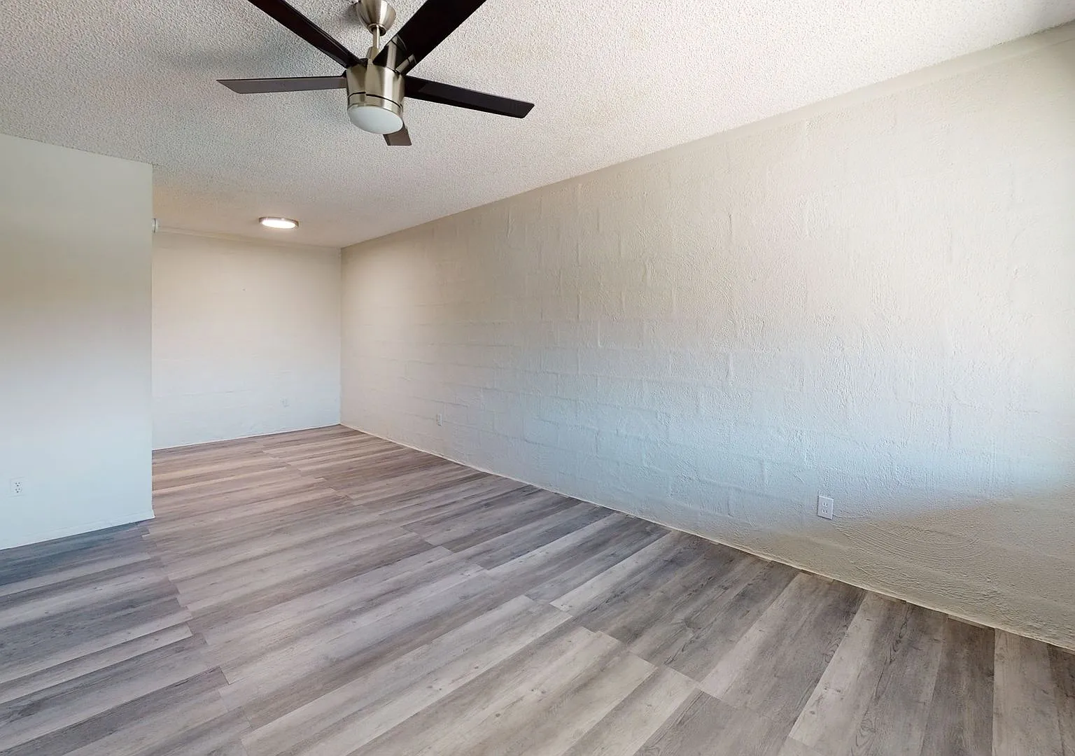 Golden Key Apartments — Photo 2