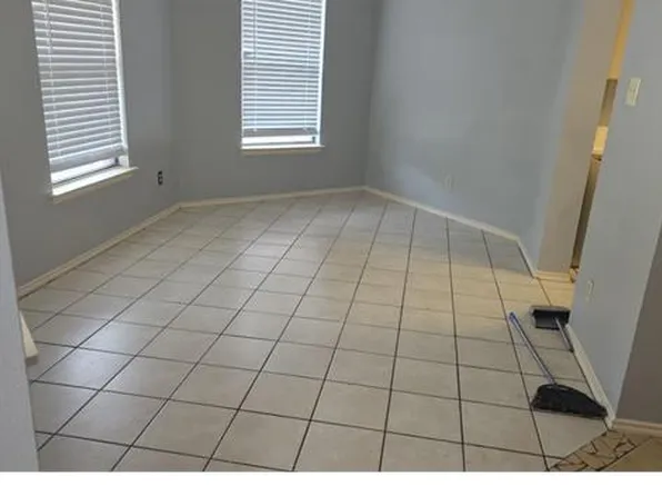 9943 Sunset Pl, San Antonio, TX 78245
