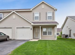 725 Bayles Dr, Romeoville, IL 60446