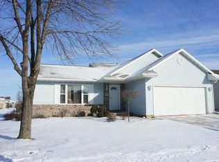 977 Crescent Ave, Fond Du Lac, WI 54935