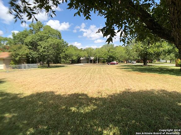 2nd image of 1615 Driftwood Dr