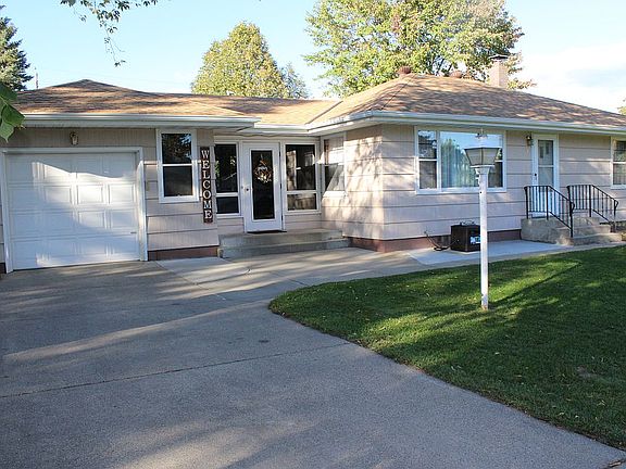 2nd image of 605 4th St W