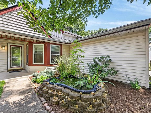 3rd image of 3606 W Woodhaven Dr