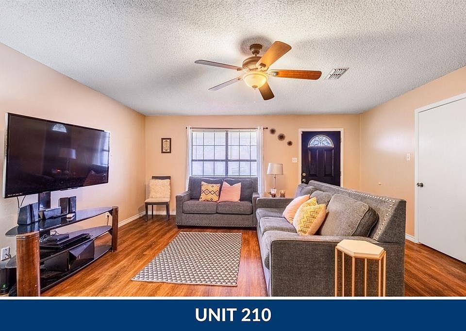 1st image of 210-220 Cactus St