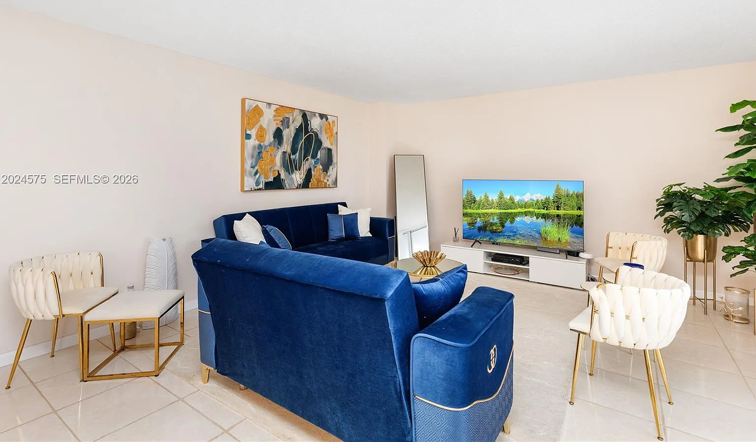 Parker Plaza Condo Estate — Photo 4