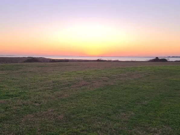 3561 Kiawah Cir, Palacios, TX 77465