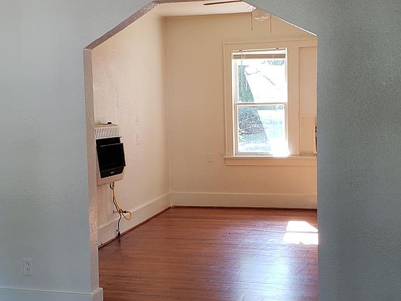 2nd image of 1100 SW 26th St